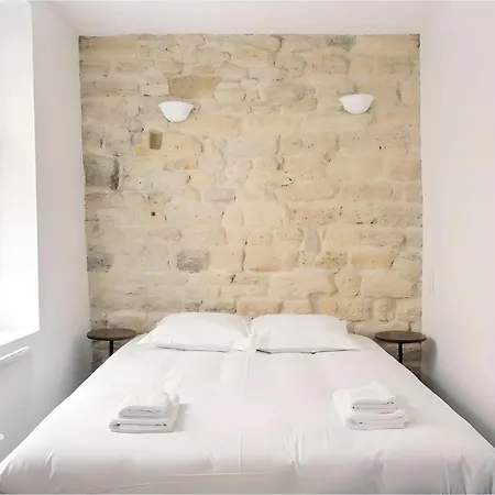 Apartment Du Lion/ac Historic Flat, Marais, 4-5 Guests
