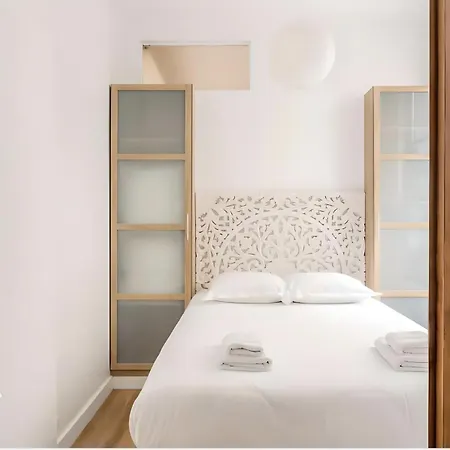 Apartment Du Lion/ac Historic Flat, Marais, 4-5 Guests